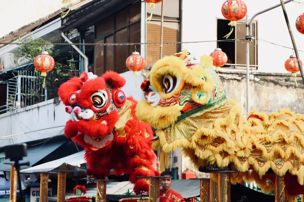 太原彩灯与山西彩车在节日庆典中的设计应用对比分析正文配图 1
